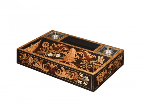 Inkstand in palisander marquetry, inlaid with maple wood flowers and tinted