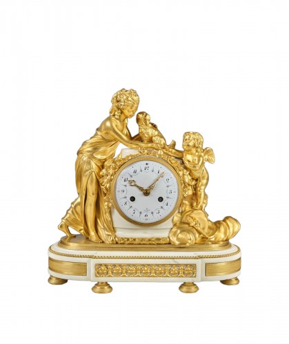 Mantel clock representing Love and Fidelity surrounding a woman