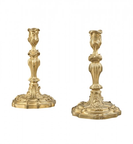 Paire de flambeaux en bronze doré