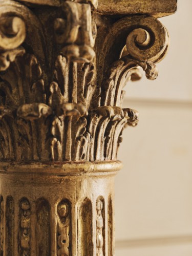  - Paire de colonnes à décor de têtes d'anges et de Putti