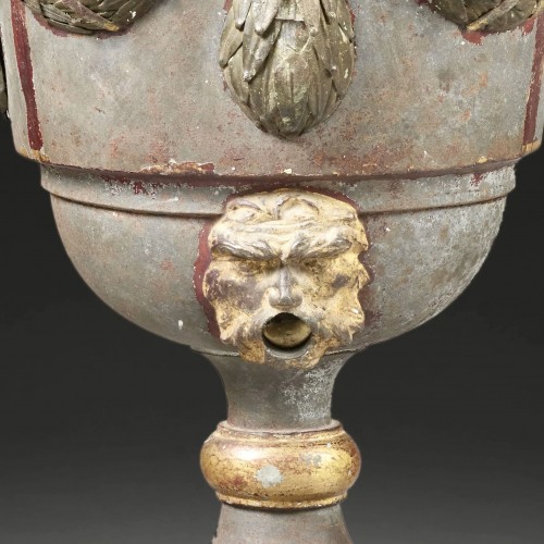 Objet de décoration Cassolettes, coupe et vase - Fontaine en tôle peinte et dorée