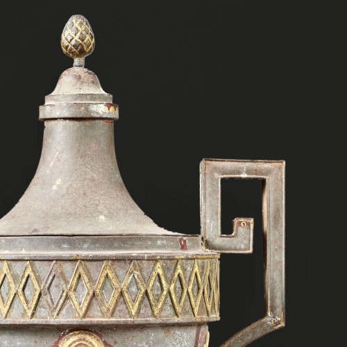 Fontaine en tôle peinte et dorée - Galerie Léage