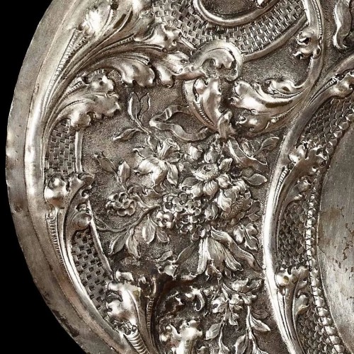 Lighting  - Pair of wall lights in embossed metal