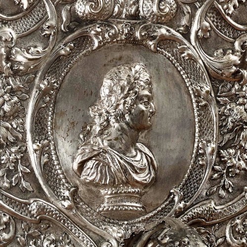  - Pair of wall lights in embossed metal