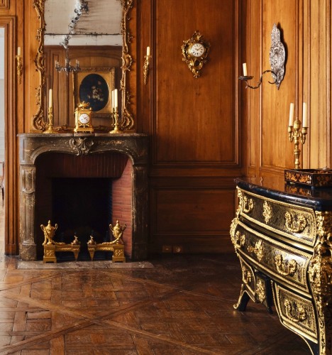 Paire de chenets à motif de boule à feu - Objet de décoration Style Louis XVI