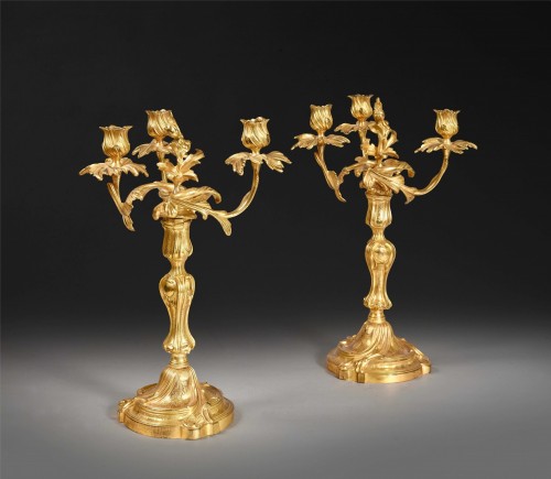 XVIIIe siècle - Paire de candélabres à trois lumières aux armes des ducs de Bretagne