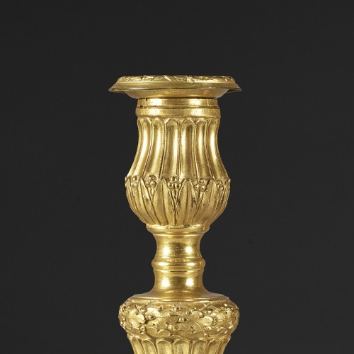 A Pair of candle holder with roughened flutes and oak leaves frieze - Lighting Style Louis XVI