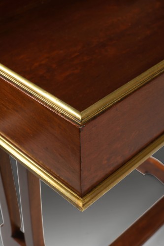 Mahogany Vide-poche Table - Furniture Style 