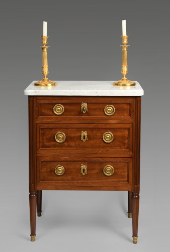 Commode Louis XVI estampillée de Nicolas Petit - Mobilier Style Louis XVI