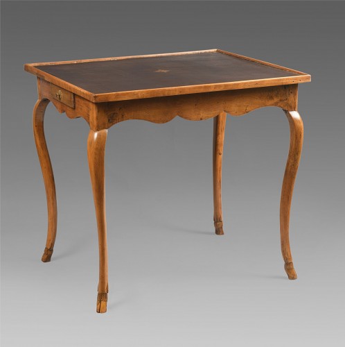 Antiquités - Table Louis XV