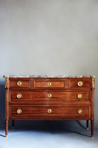 Mobilier Commode - Commode Louis XVI estampillée N.Henry