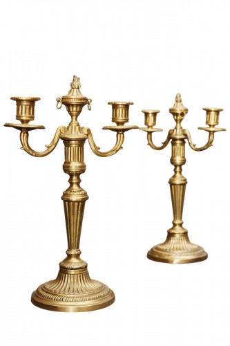 Paire de bougeoirs en bronze doré milieu 19e