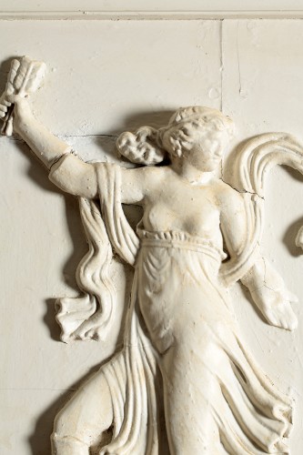 Bas-relief en bois l’Amour désarmé par les nymphes - 