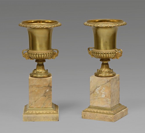 XIXe siècle - Paire de vases Médicis
