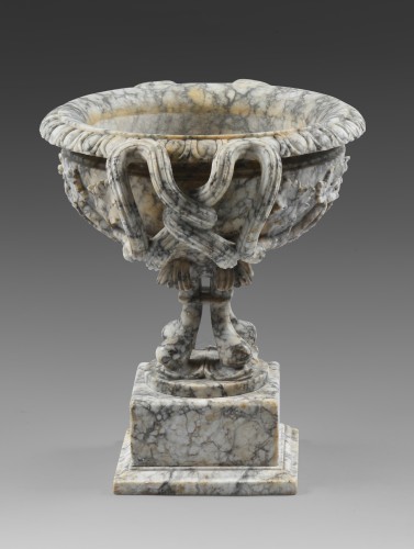 XIXe siècle - Coupe en marbre crème veiné gris