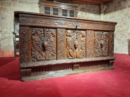 Antiquités - French Renaissance chest