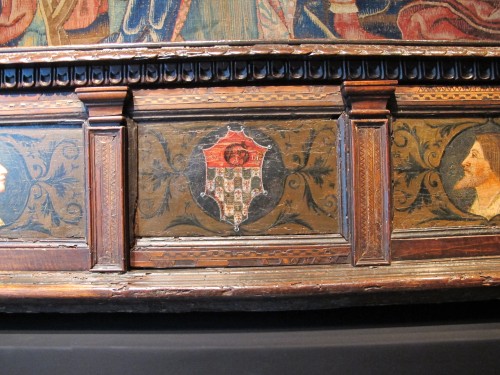 XIe au XVe siècle - Cassone nuptiale italienne, peinte et armoriée