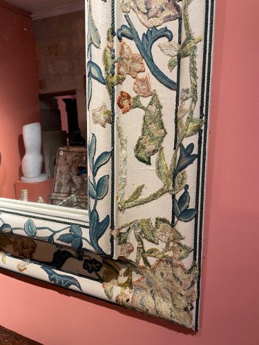 Miroir de decoration recouverte d'un tissu jaune et de broderies  - Miroirs, Trumeaux Style 