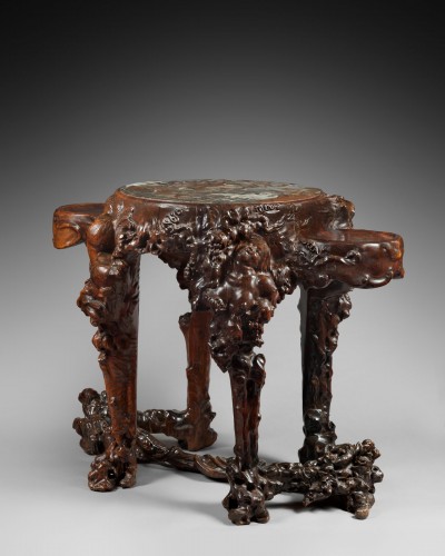 Mobilier Table & Guéridon - Guéridon art nouveau en noyer et plateau marqueté en étain et nacre, georges rey, ver