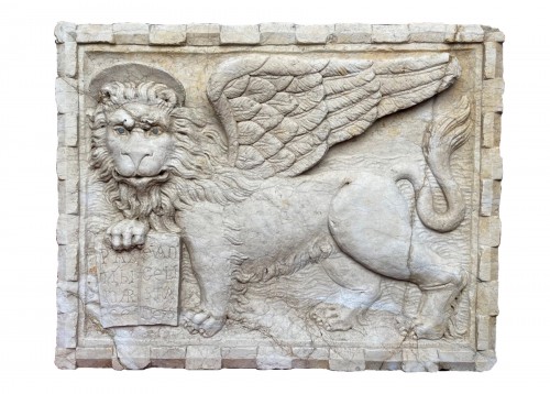 Bas-relief en marbre représentant le lion de Saint-Marc