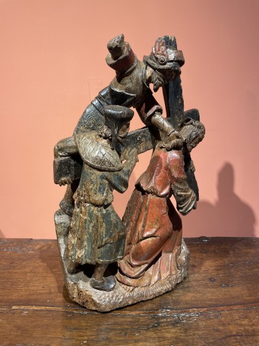 Carved wooden group presenting the carrying of the cross - Sculpture Style Middle age