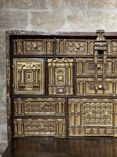 Movible barrgueno cabinet with ots original stand - Furniture Style 