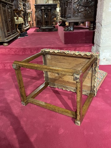 <= 16th century - Set of four chairs &amp; two armchairs Henri II period