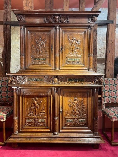 Renaissance cabinet with ram’s heads  from the Fontainebleau School  - Furniture Style Renaissance