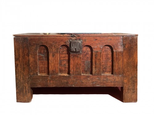 Gothic chest with arch patterns