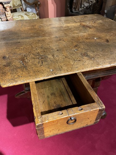 Furniture  - Gothic period money linder table