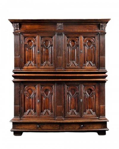 Armoire de palais d’epoque Renaissance à motifs de perspectives