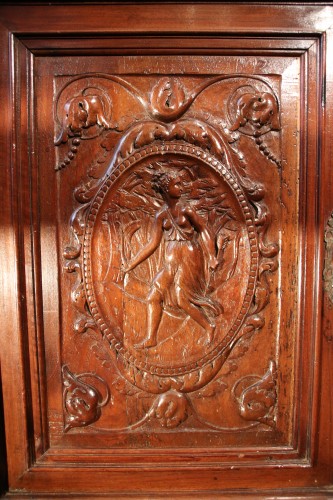 Cabinet Bellifontain d'époque Henri IV avec incrustations de plaquette de marbre - Galerie Gabrielle Laroche