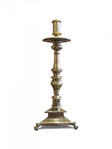 Bougeoir tripode en bronze doré d'époque Renaissance