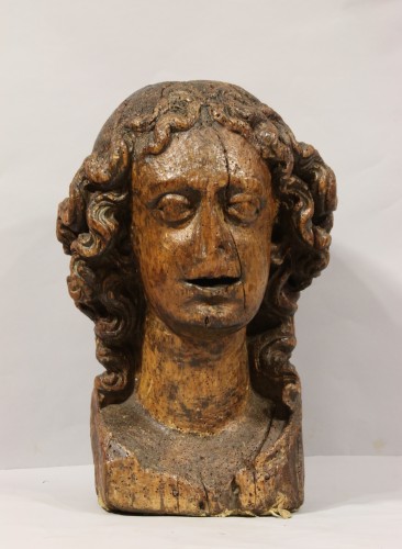 Wood carved depiction of the head of an angel - Sculpture Style Middle age