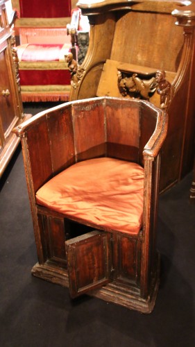 Rare &quot;Sedile a Pozzetto&quot; seat - Renaissance