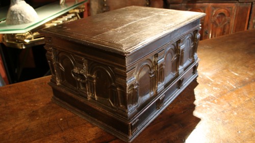 Renaissance casket with an arcature decor - 