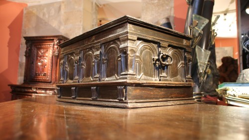Antiquités - Renaissance casket with an arcature decor