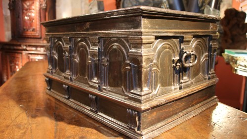 Antiquités - Renaissance casket with an arcature decor