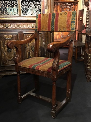 Fauteuil d'époque Henri II avec sa garniture petit point d'origine - Sièges Style Renaissance