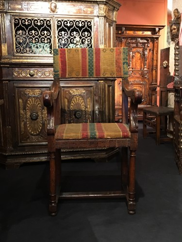 Sièges Fauteuil & Bergère - Fauteuil d'époque Henri II avec sa garniture petit point d'origine