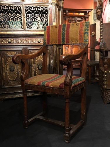 Fauteuil d'époque Henri II avec sa garniture petit point d'origine - Galerie Gabrielle Laroche