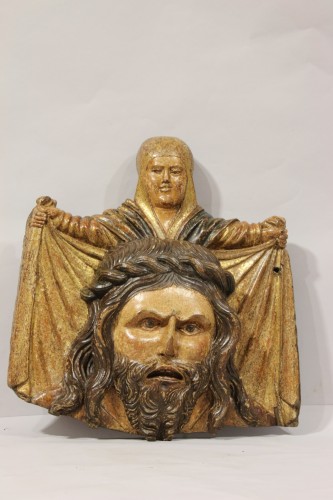 Bas-relief en bois sculpté représentant Sainte Véronique - Moyen Âge