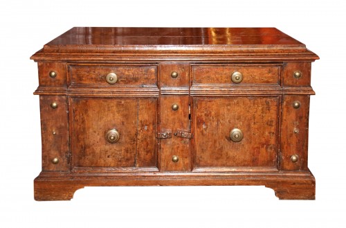 Petit meuble bas italien d'époque Renaissance