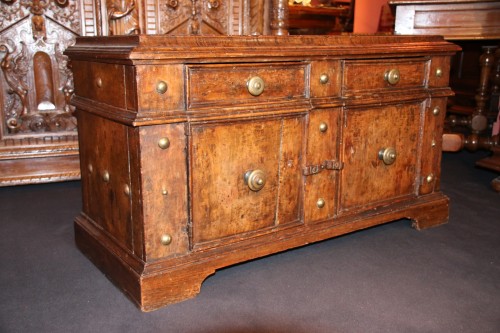 Antiquités - Rare italian lower furniture of Renaissance period