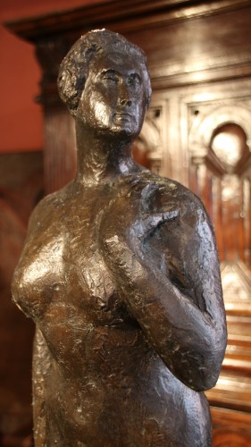 Femme debout la main sur l’épaule - René Collamarini  (1904 - 1983) - Galerie Gabrielle Laroche
