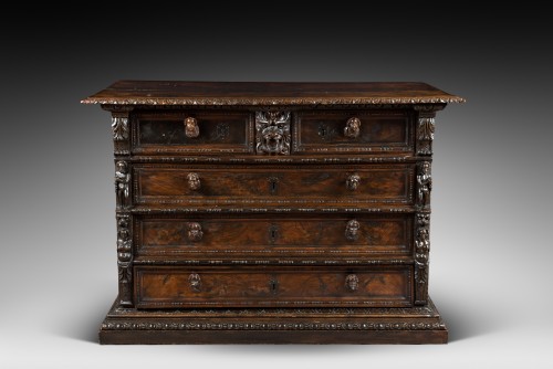 Italian Renaissance Bambocci chest from Genoa - Furniture Style Renaissance