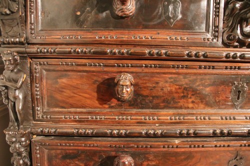 Italian Renaissance Bambocci chest from Genoa - Renaissance