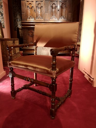 Deux chaises à bras d’époque Henri IV - Sièges Style Renaissance