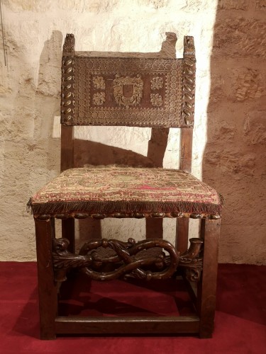 Sièges  - Chaise en noyer