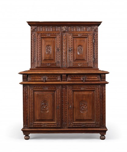 Petit cabinet d’époque Henri II à pennes d’oiseaux